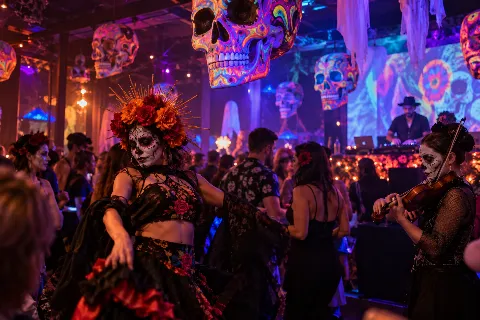 Skull Society：重生万圣节派对