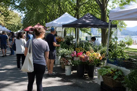 West End Farmers’ Market 农夫市场