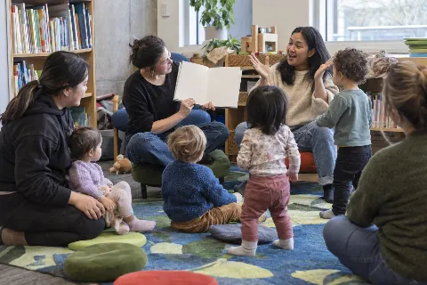 Vancouver Public Library - Central图书馆 · 幼儿故事会