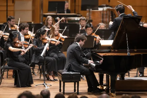 VAM交响乐团：Ian Parker 演奏 Gershwin